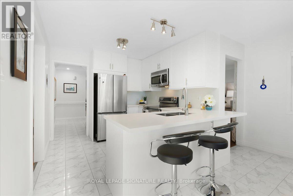 6841 Markwood Place, Mississauga, Ontario  L5N 4K7 - Photo 10 - W13211654