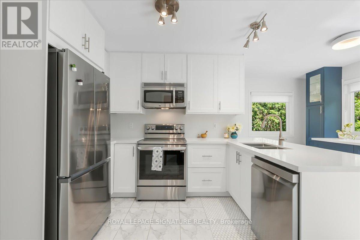 6841 Markwood Place, Mississauga, Ontario  L5N 4K7 - Photo 11 - W13211654