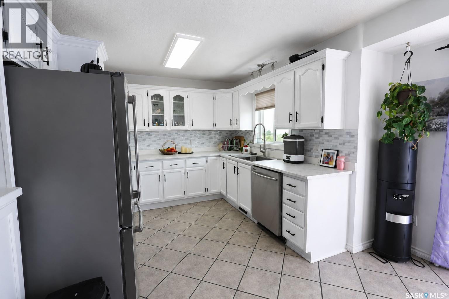 1699 Allbright Crescent, Prince Albert, Saskatchewan  S6V 7C3 - Photo 7 - SK037492