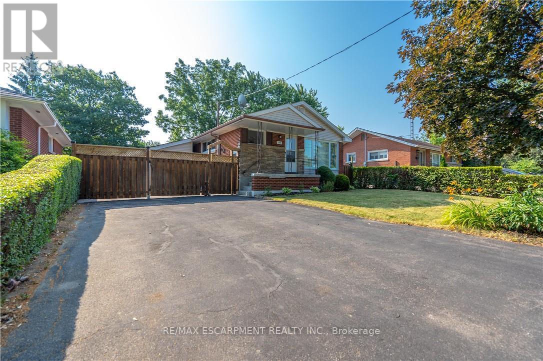 1 - 107 West 33rd Street, Hamilton, Ontario  L9C 5H9 - Photo 1 - X13211602