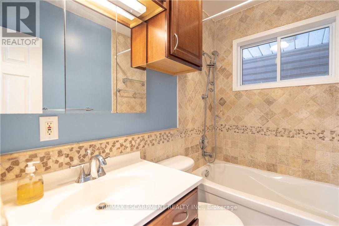 1 - 107 West 33rd Street, Hamilton, Ontario  L9C 5H9 - Photo 14 - X13211602