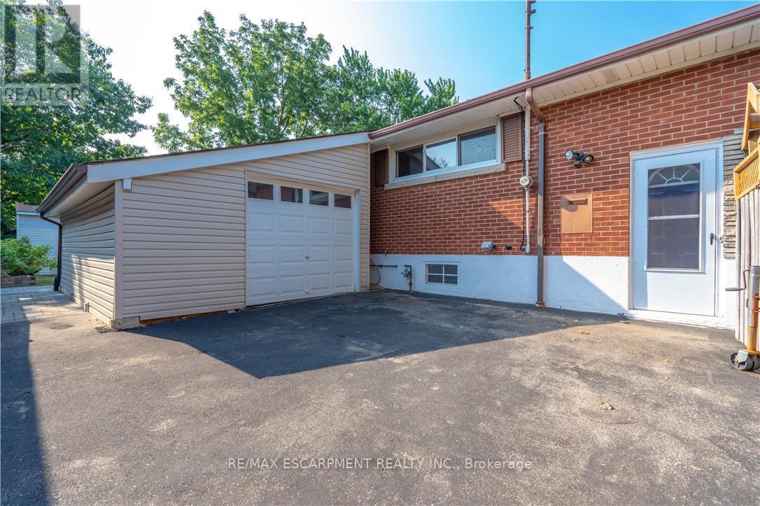 1 - 107 West 33rd Street, Hamilton, Ontario  L9C 5H9 - Photo 3 - X13211602
