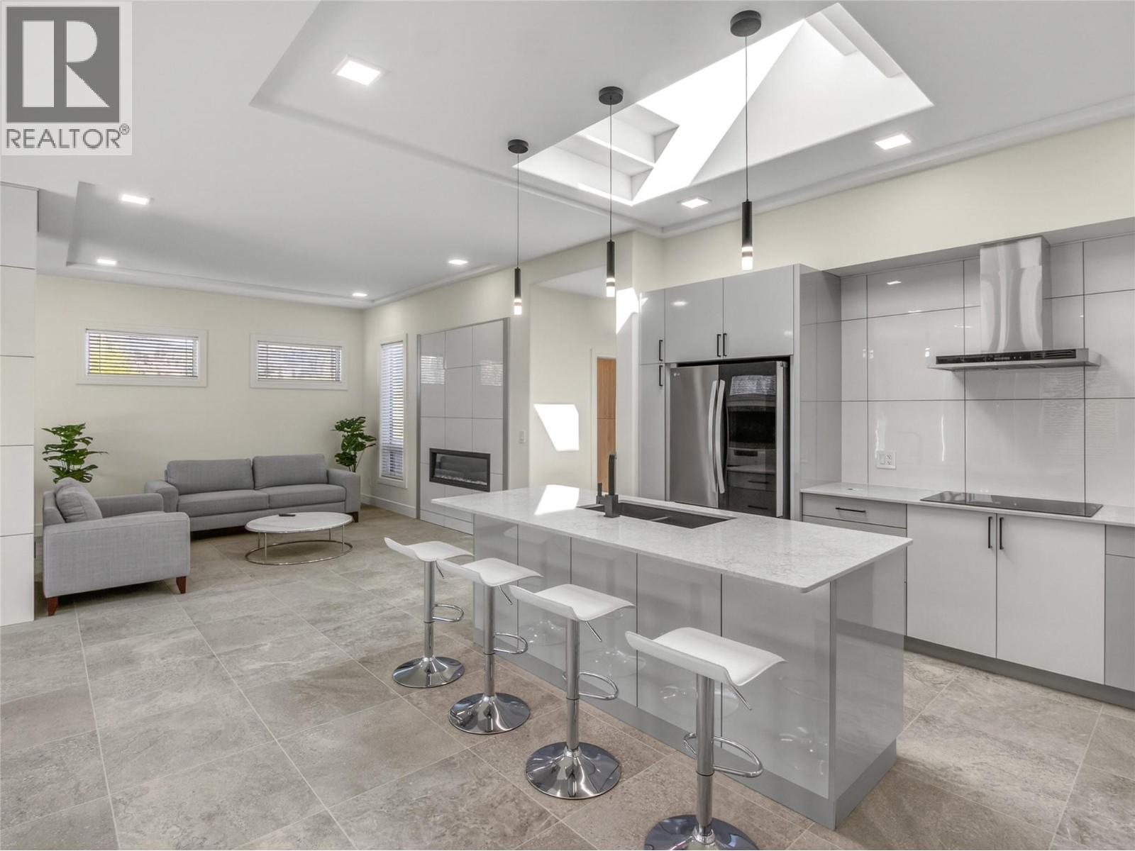 1723 Treffry Place, Summerland, British Columbia  V0H 1Z9 - Photo 8 - 10371530
