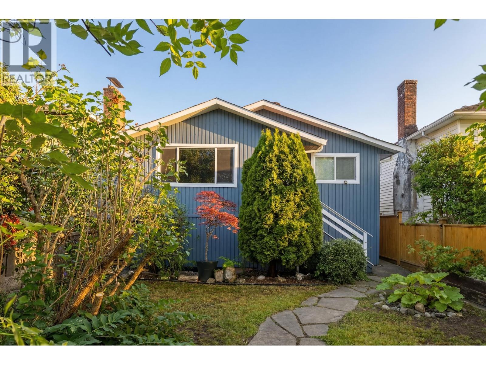 3172 E 2nd Avenue, Vancouver, British Columbia  V5M 1G1 - Photo 3 - R3129494
