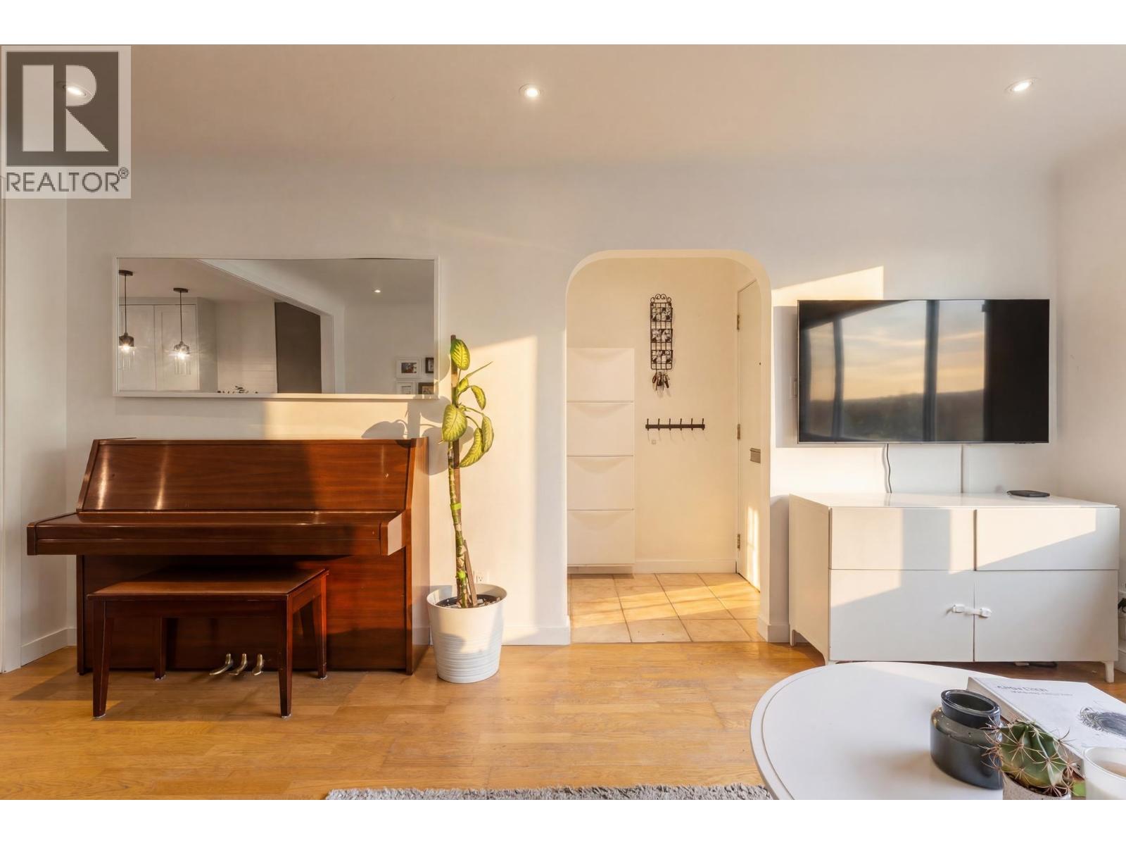 3172 E 2nd Avenue, Vancouver, British Columbia  V5M 1G1 - Photo 8 - R3129494