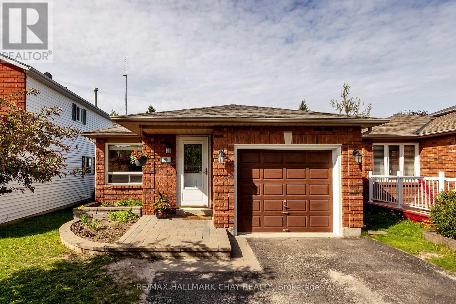 90 Laidlaw Drive, Barrie (West Bayfield), Ontario  L4N 7S2 - Photo 1 - S13211692