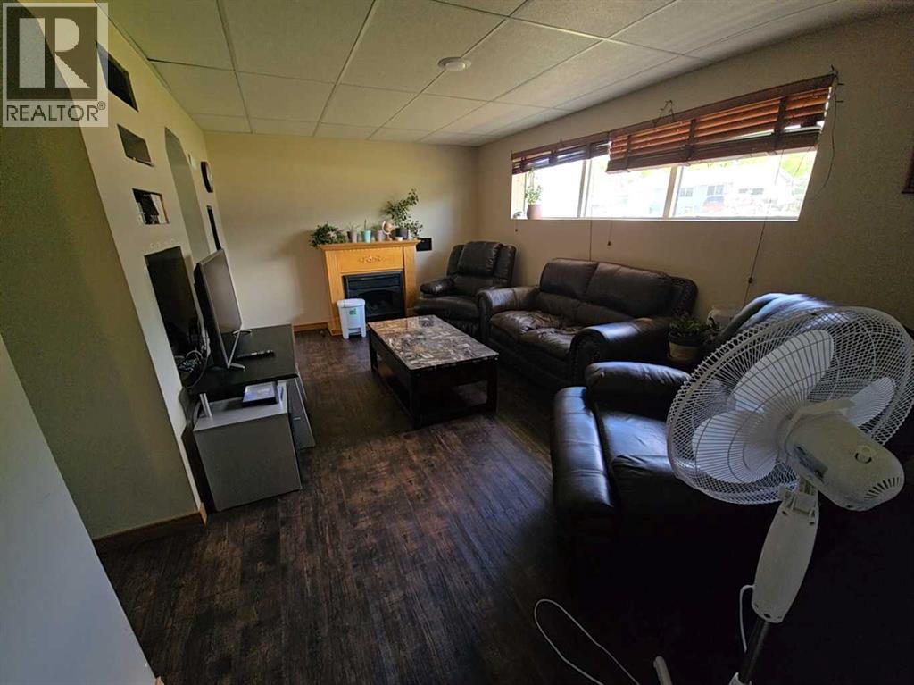 401 7 Avenue, Fox Creek, Alberta  T0H 1P0 - Photo 35 - A2224309