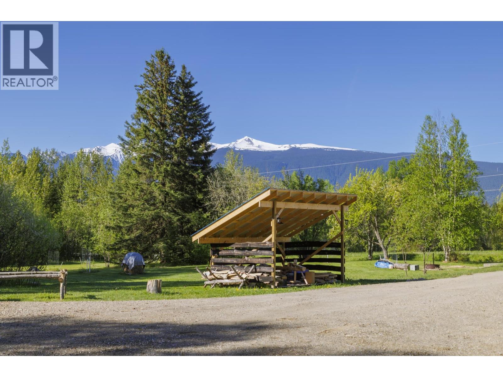 2880 Mountain View Road, Mcbride, British Columbia  V0J 2E0 - Photo 5 - R3129358