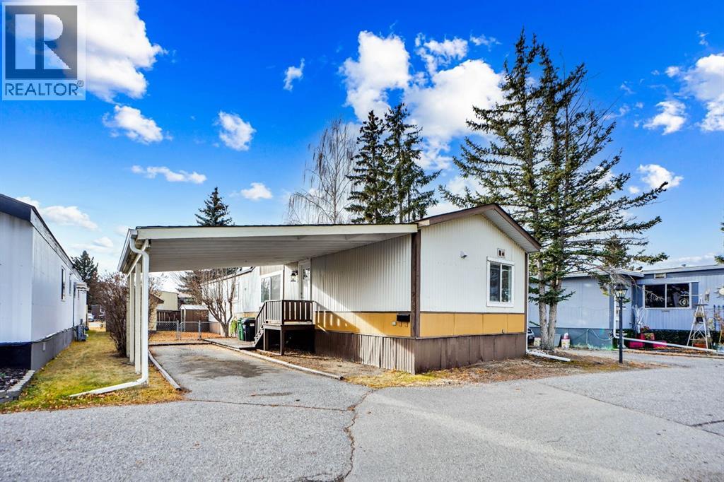 208, 3223 83 Street Nw, Calgary, Alberta  T3B 5N4 - Photo 1 - A2309370