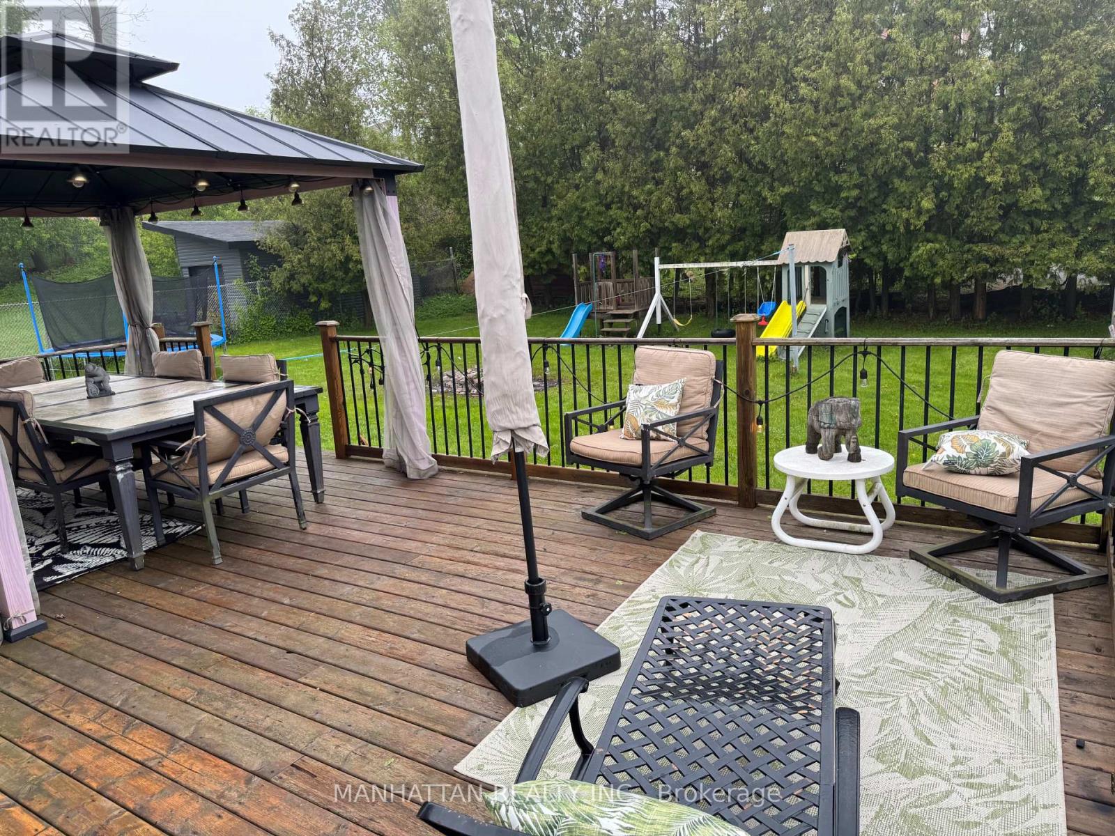 10 Victor Drive, Whitchurch-Stouffville, Ontario  L4A 3G5 - Photo 29 - N12681452