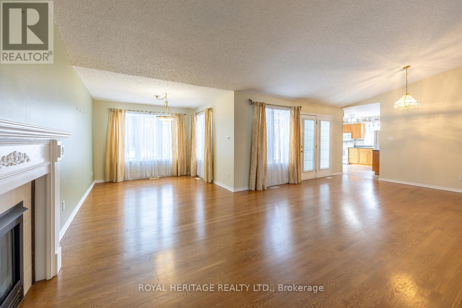 118 Bluffs Road, Clarington, Ontario  L1B 1A8 - Photo 7 - E13117368