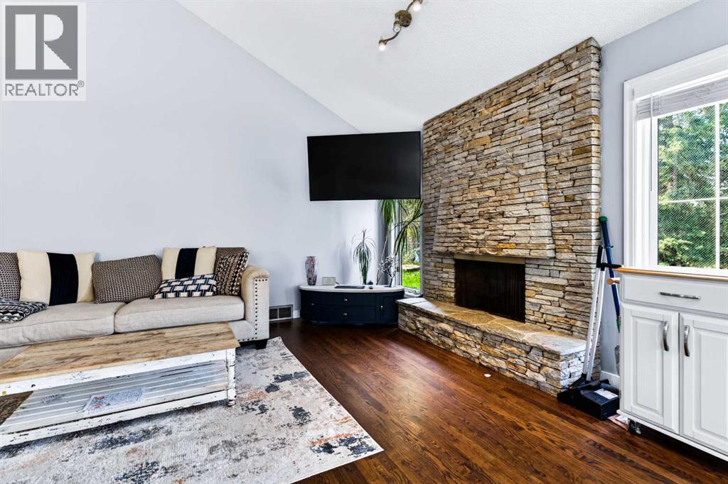 876 Shawnee Drive Sw, Calgary, Alberta  T2Y 1X3 - Photo 10 - A2315774
