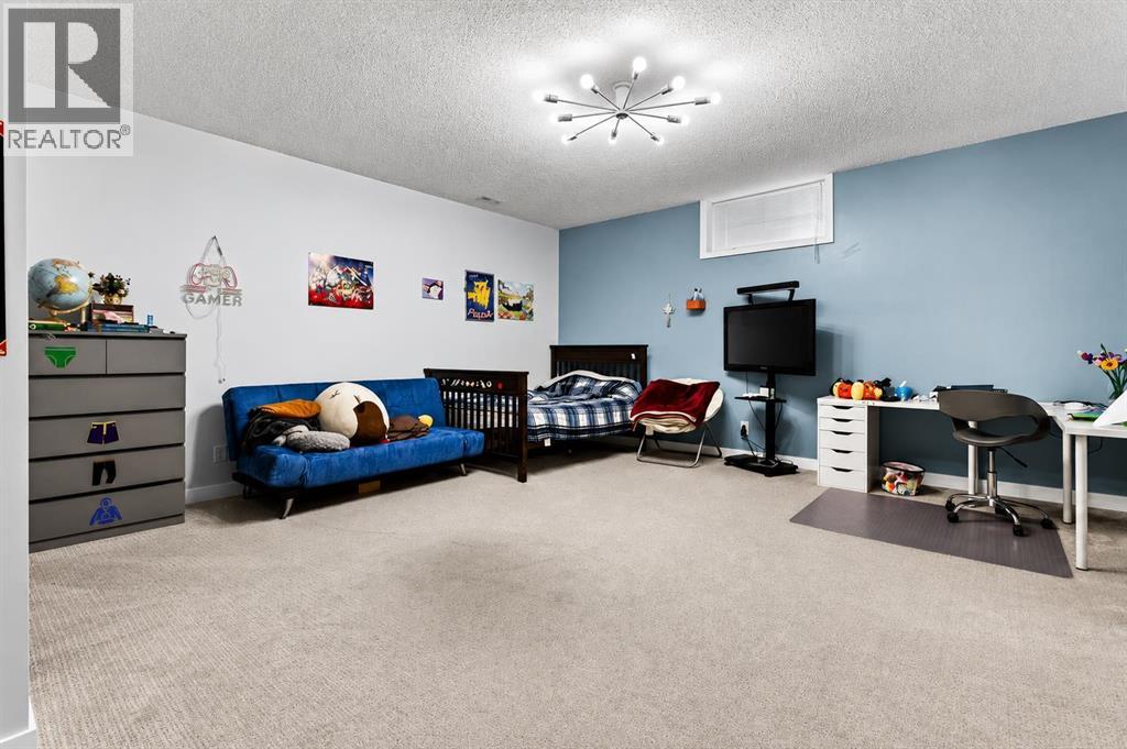 876 Shawnee Drive Sw, Calgary, Alberta  T2Y 1X3 - Photo 32 - A2315774