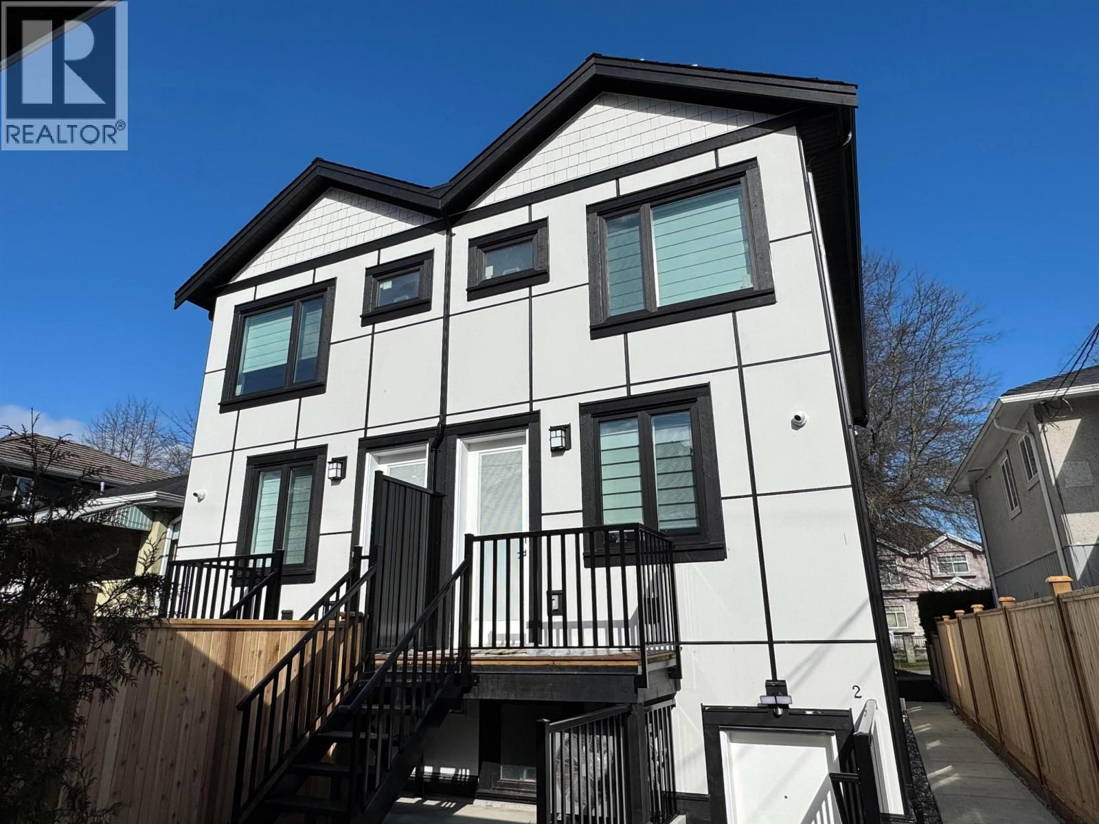 2828 Cheyenne Avenue, Vancouver, British Columbia  V5R 4R6 - Photo 2 - R3121635