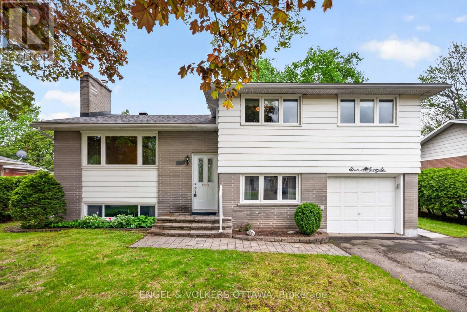 1166 CASTLE HILL CRESCENT, Ottawa, Ontario