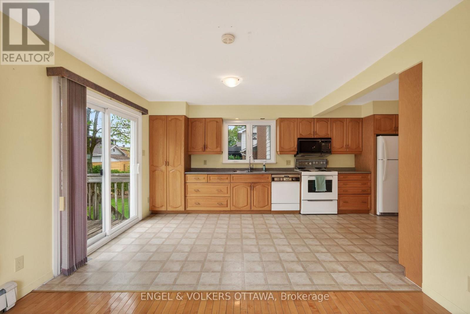 1166 Castle Hill Crescent, Ottawa, Ontario K2C 2A8 - Photo 10 - X13211730