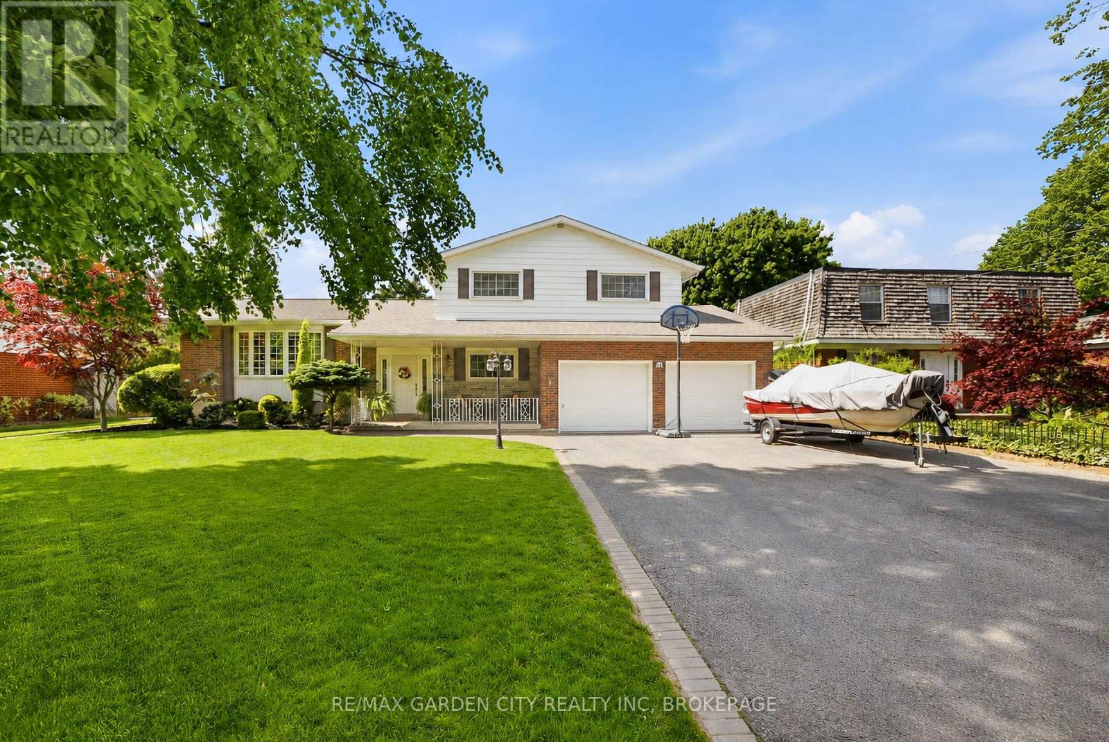 61 Royal York Road, St. Catharines, Ontario  L2N 2N7 - Photo 1 - X13211738