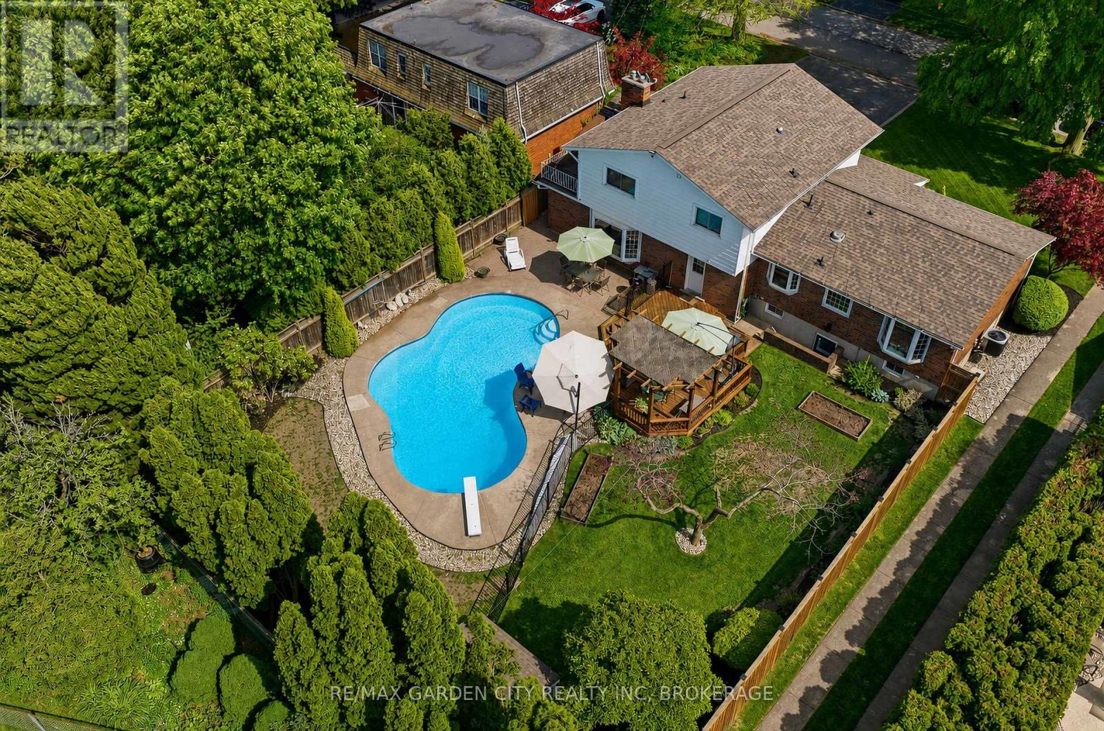 61 Royal York Road, St. Catharines, Ontario  L2N 2N7 - Photo 12 - X13211738