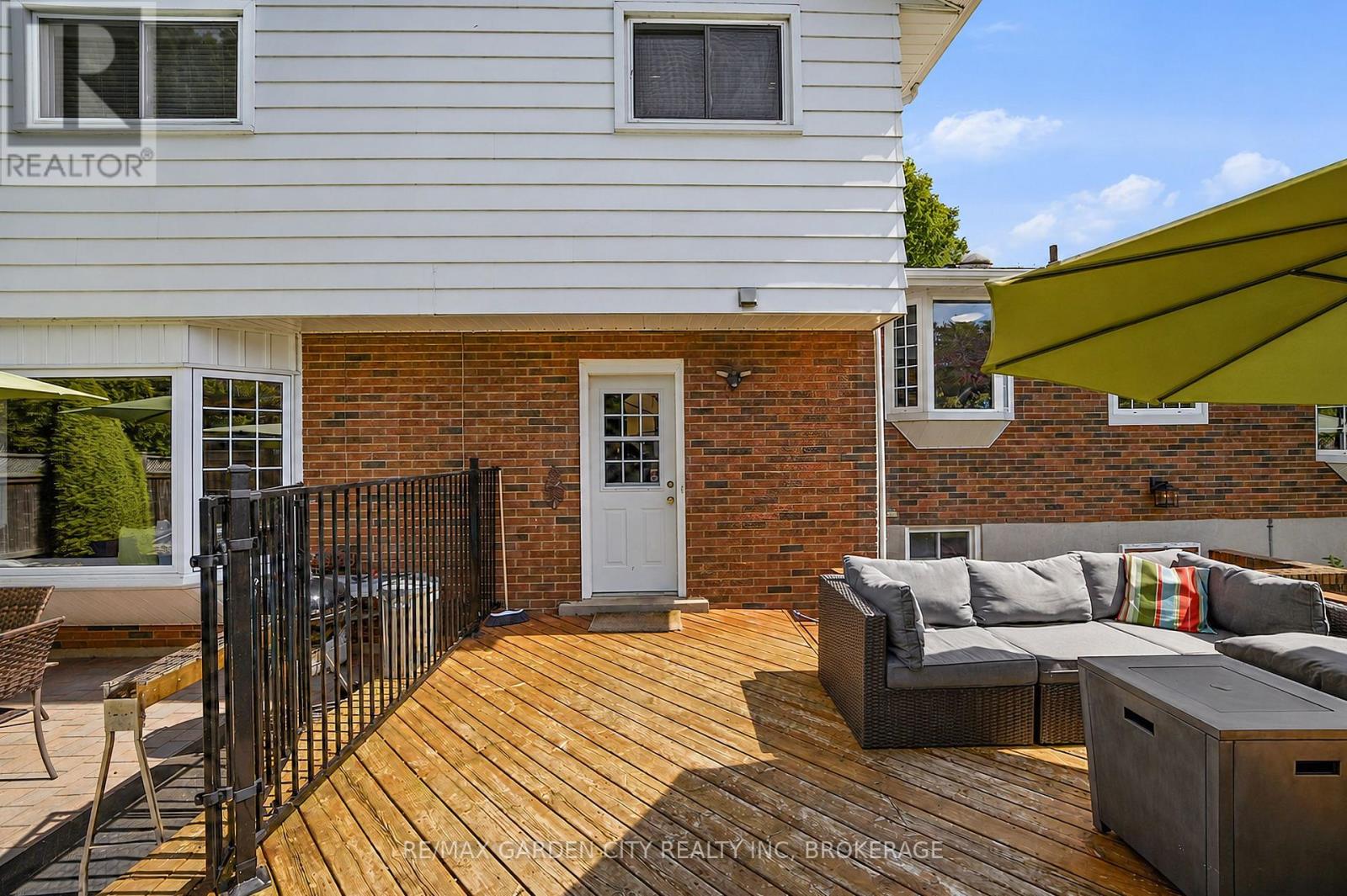61 Royal York Road, St. Catharines, Ontario  L2N 2N7 - Photo 3 - X13211738