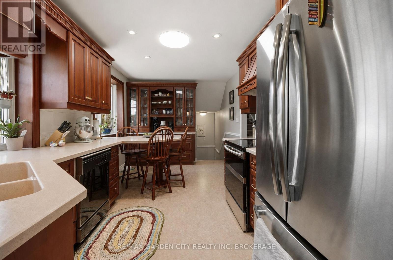 61 Royal York Road, St. Catharines, Ontario  L2N 2N7 - Photo 30 - X13211738