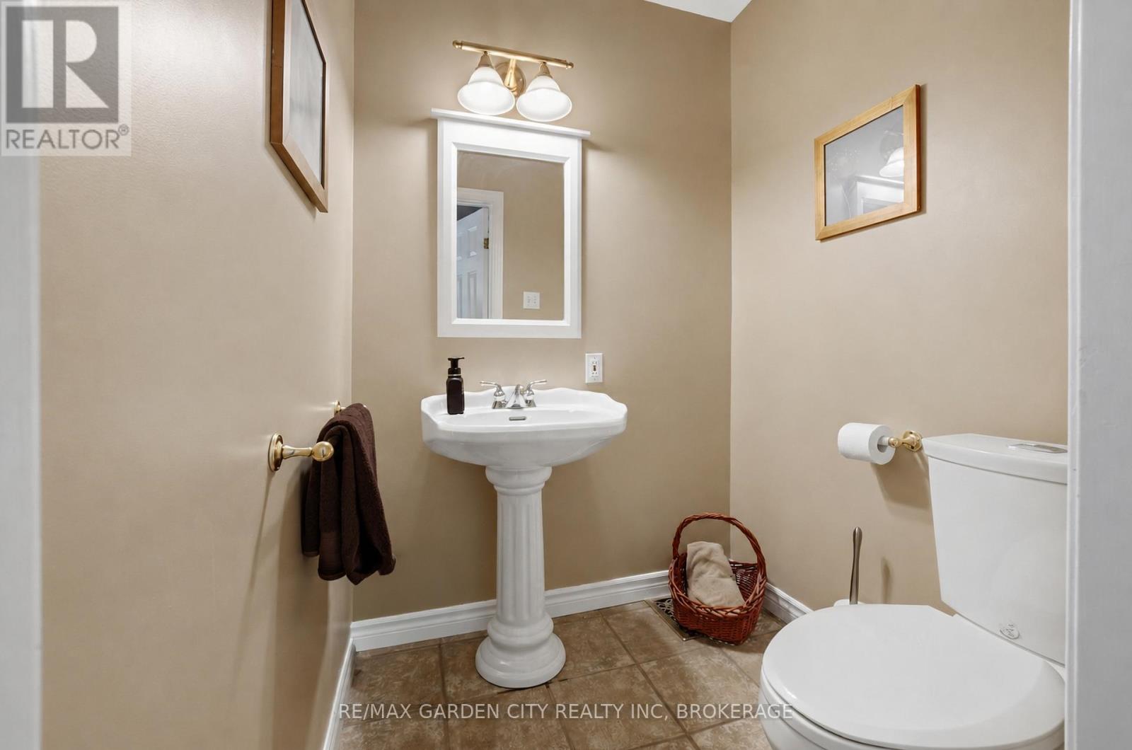 61 Royal York Road, St. Catharines, Ontario  L2N 2N7 - Photo 39 - X13211738