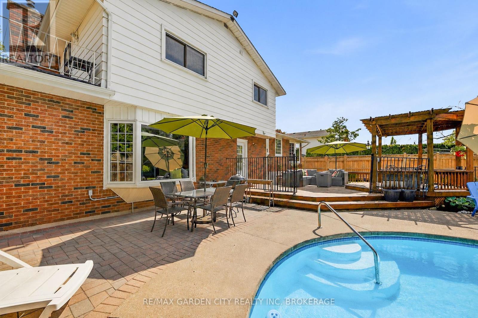 61 Royal York Road, St. Catharines, Ontario  L2N 2N7 - Photo 7 - X13211738