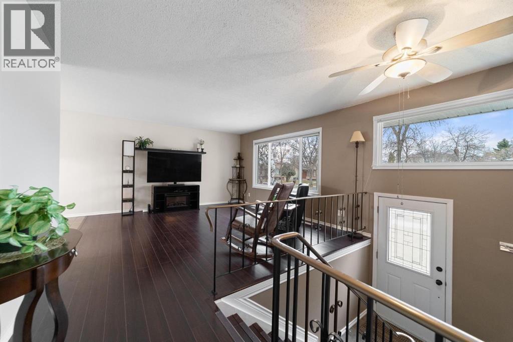 5722 Marler Drive, Camrose, Alberta  T4V 2S8 - Photo 3 - A2303550
