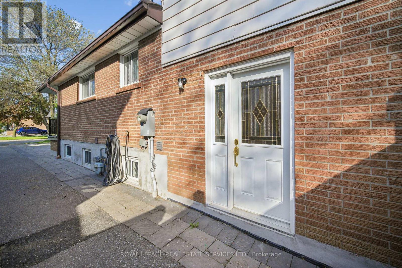 2362 Gareth Road, Mississauga, Ontario  L5B 1Z5 - Photo 32 - W13211722