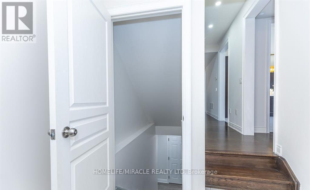 1535 Mendelson Heights, Milton, Ontario  L9E 1H3 - Photo 15 - W13211728