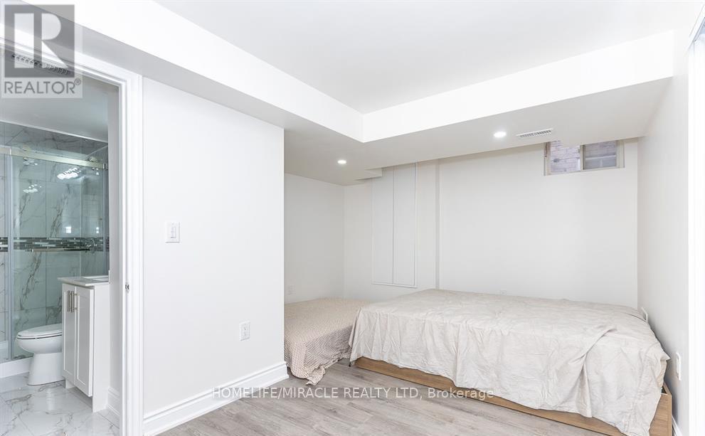 1535 Mendelson Heights, Milton, Ontario  L9E 1H3 - Photo 41 - W13211728