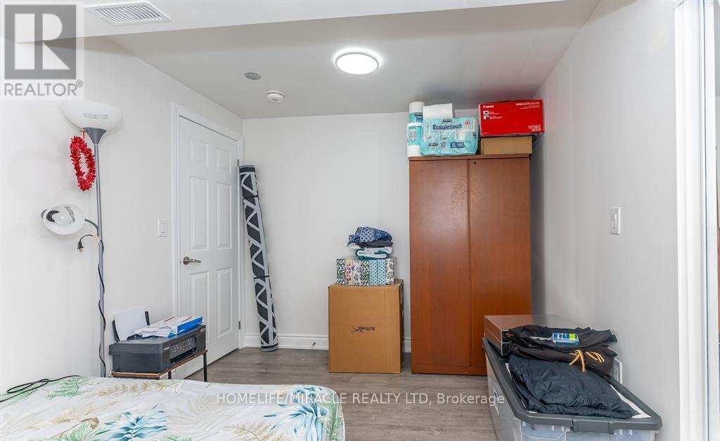 1535 Mendelson Heights, Milton, Ontario  L9E 1H3 - Photo 46 - W13211728