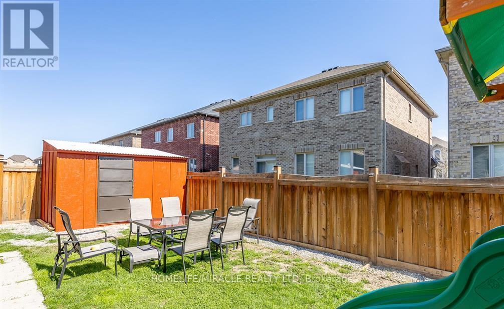 1535 Mendelson Heights, Milton, Ontario  L9E 1H3 - Photo 50 - W13211728