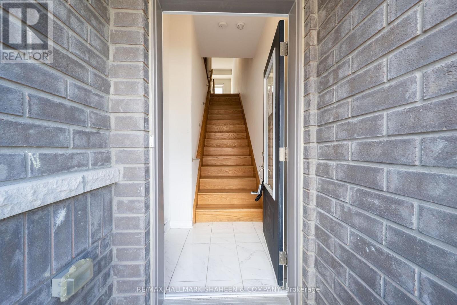 116 - 2553 Barbarolli Path, Oshawa, Ontario  L1L 0P9 - Photo 2 - E13206410