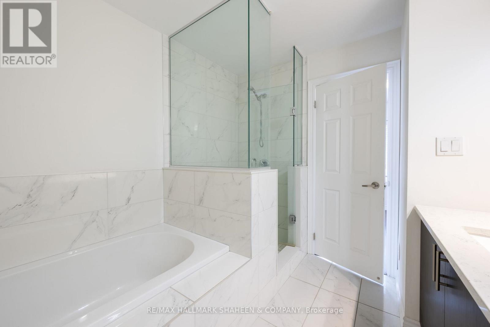 116 - 2553 Barbarolli Path, Oshawa, Ontario  L1L 0P9 - Photo 23 - E13206410