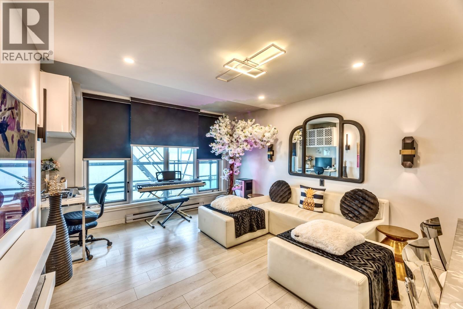704 2468 E Broadway, Vancouver, British Columbia  V5M 4V1 - Photo 4 - R3129510