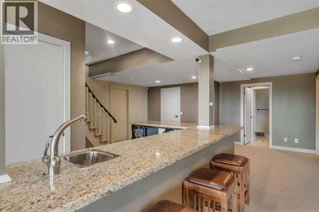 19 Coach Gate Way Sw, Calgary, Alberta  T3H 1L7 - Photo 29 - A2314385