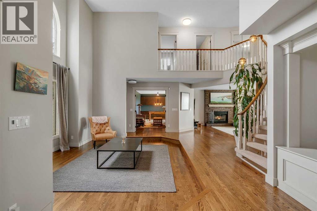 19 Coach Gate Way Sw, Calgary, Alberta  T3H 1L7 - Photo 5 - A2314385