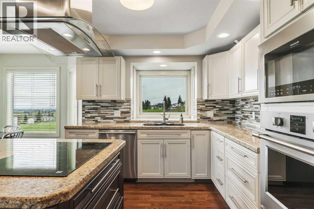 19 Coach Gate Way Sw, Calgary, Alberta  T3H 1L7 - Photo 10 - A2314385
