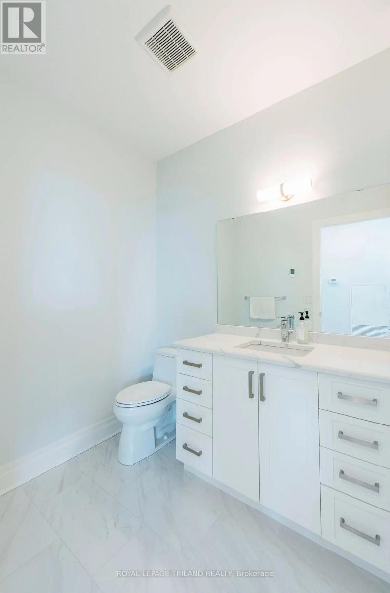 1403 - 260 Village Walk Boulevard, London North, Ontario  N5X 0A6 - Photo 32 - X13211794