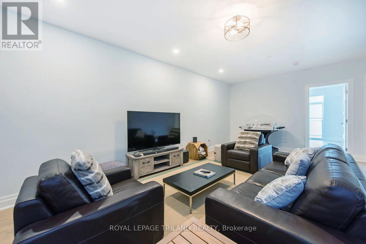 1403 - 260 Village Walk Boulevard, London North, Ontario  N5X 0A6 - Photo 34 - X13211794