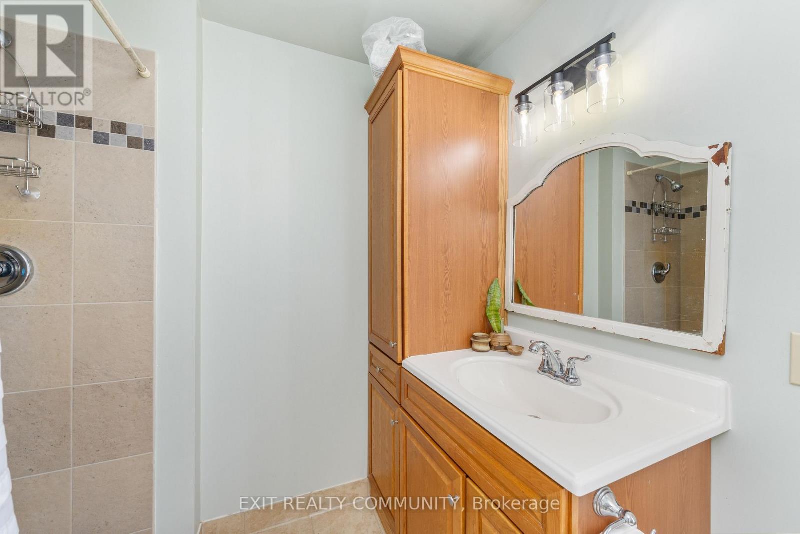 7053 Aughrim Line, Dawn-Euphemia, Ontario N0P 1C0 - Photo 24 - X13211810