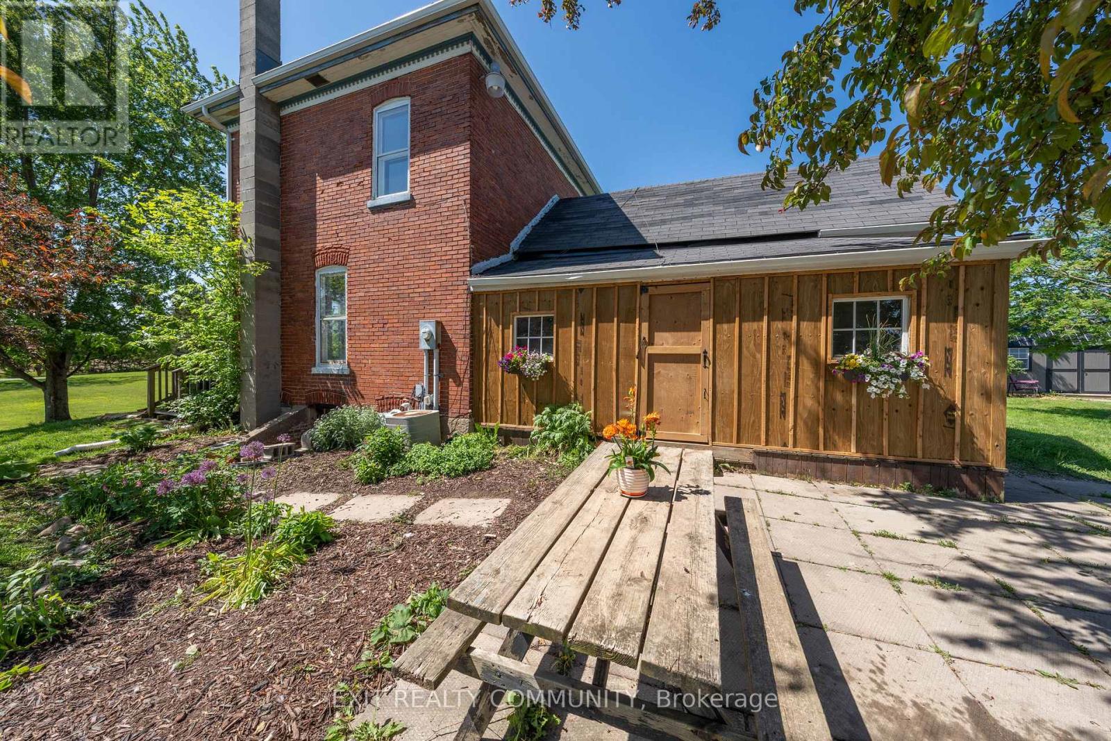 7053 Aughrim Line, Dawn-Euphemia, Ontario N0P 1C0 - Photo 3 - X13211810