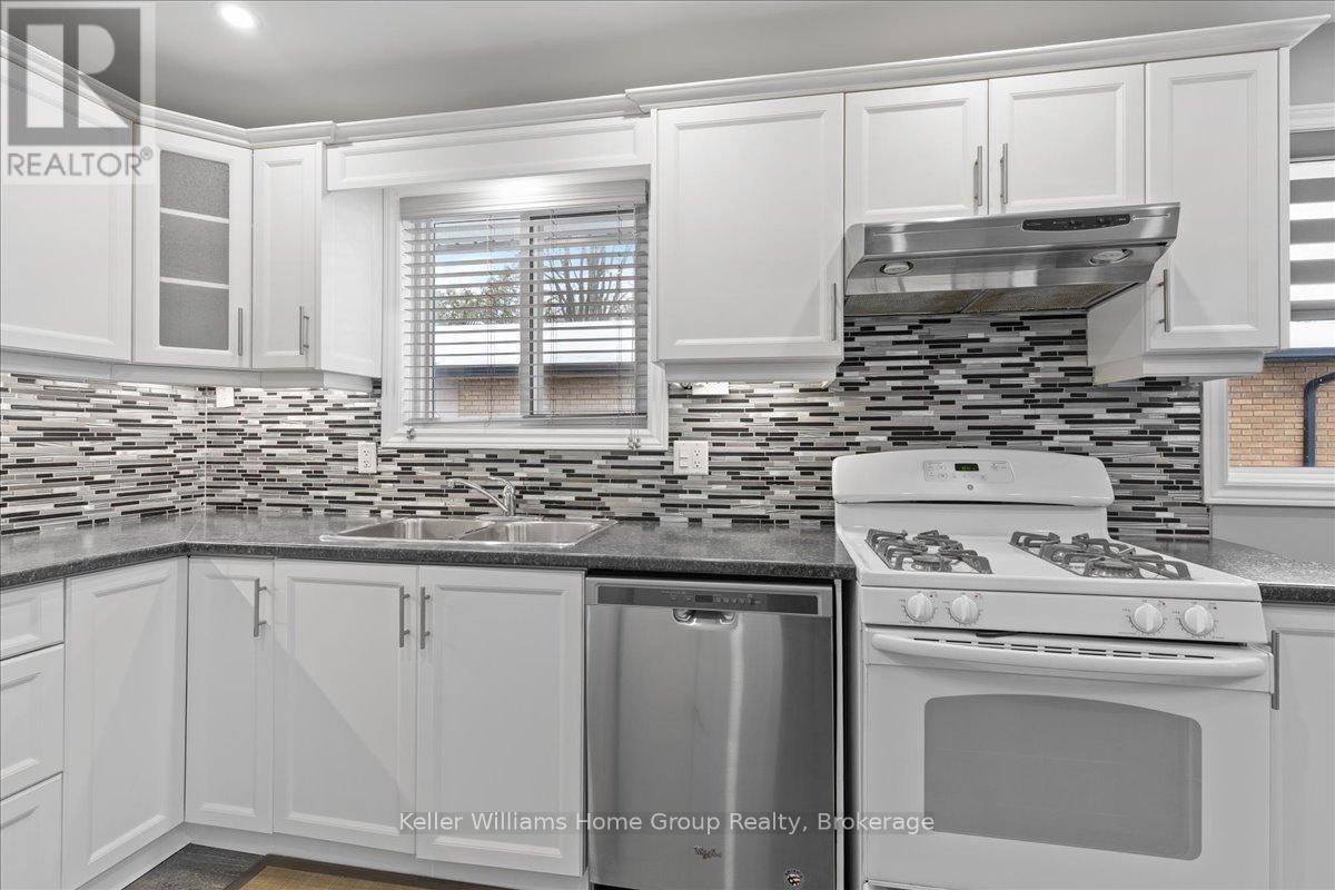 132 June Street, Hamilton, Ontario  L9A 2R9 - Photo 15 - X12909290