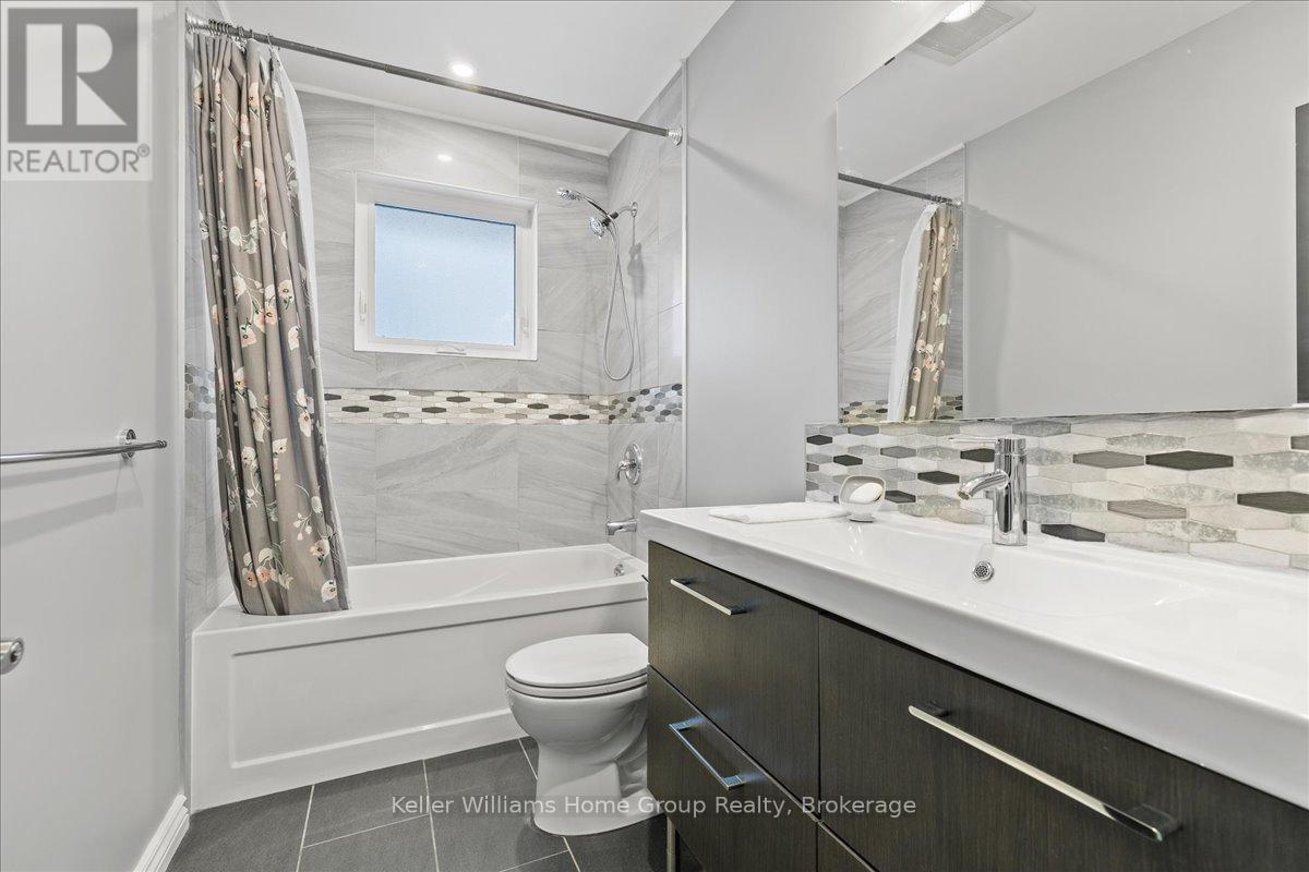 132 June Street, Hamilton, Ontario  L9A 2R9 - Photo 24 - X12909290