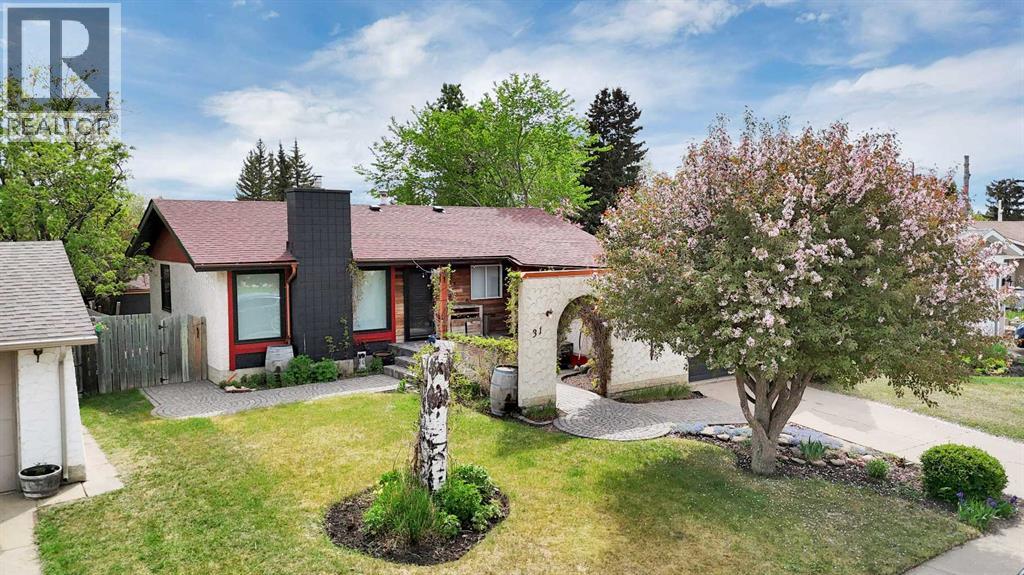 31 Macfarlane Avenue, Red Deer, Alberta  T4N 5S9 - Photo 1 - A2315468