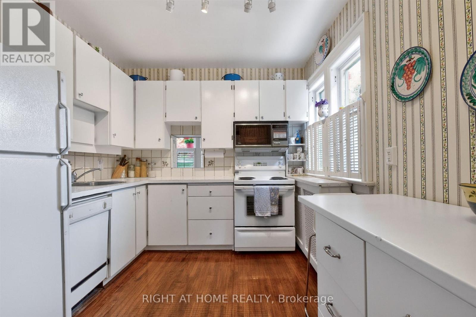 37 Heather Street, Toronto, Ontario  M4R 1Y4 - Photo 12 - C13211756