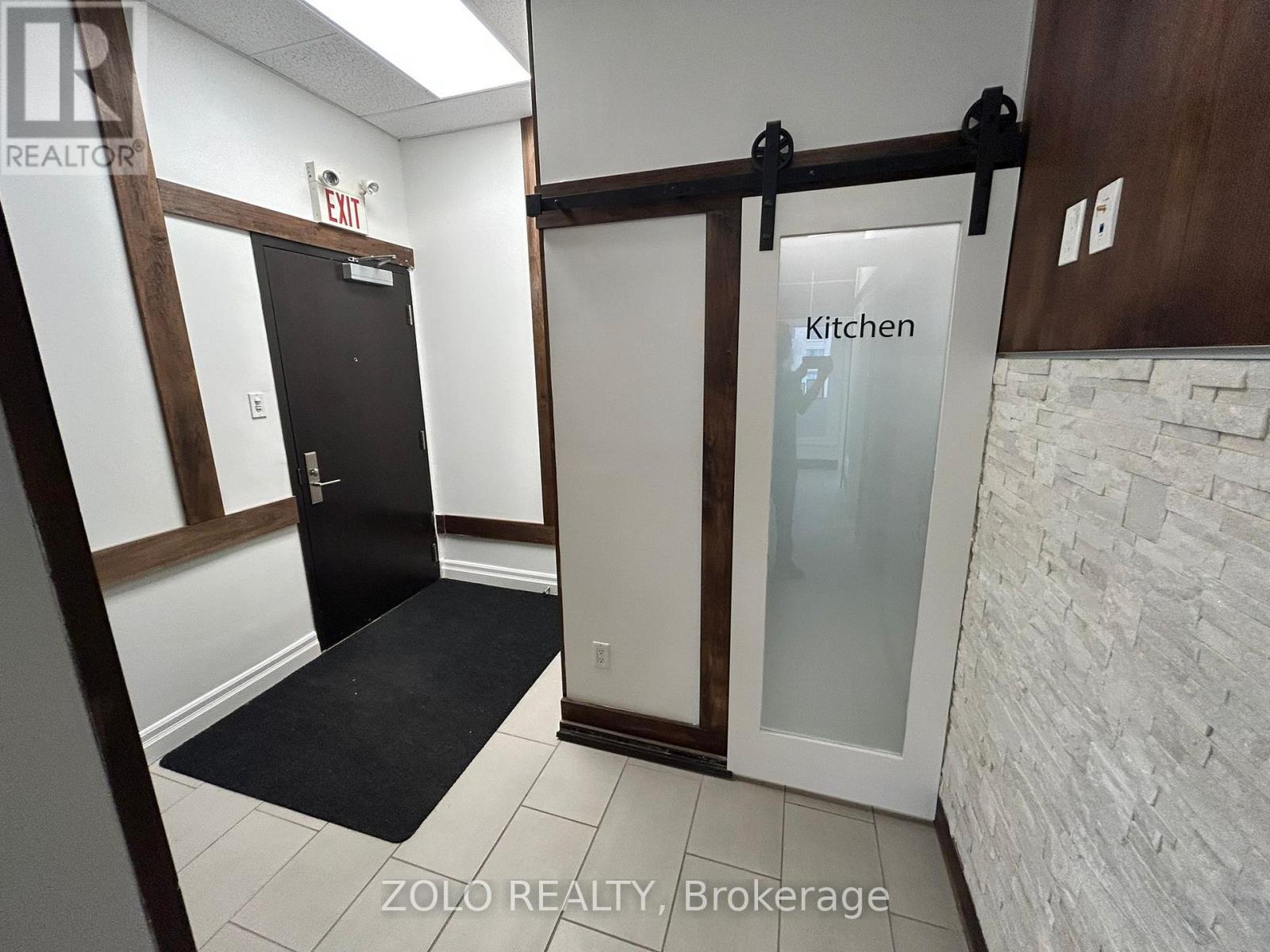 209 - 5409 Yonge Street, Toronto, Ontario  M2N 2G7 - Photo 1 - C13211758