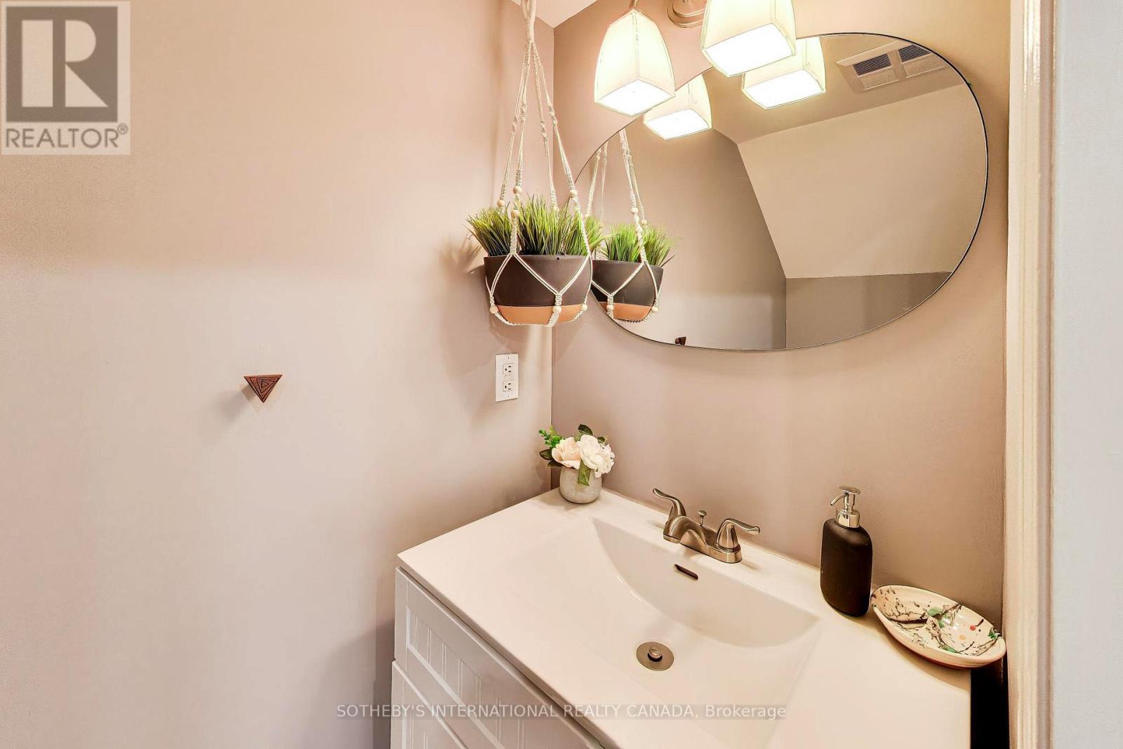 103 - 262 St Helens Avenue, Toronto, Ontario  M6H 4A4 - Photo 12 - C13211764