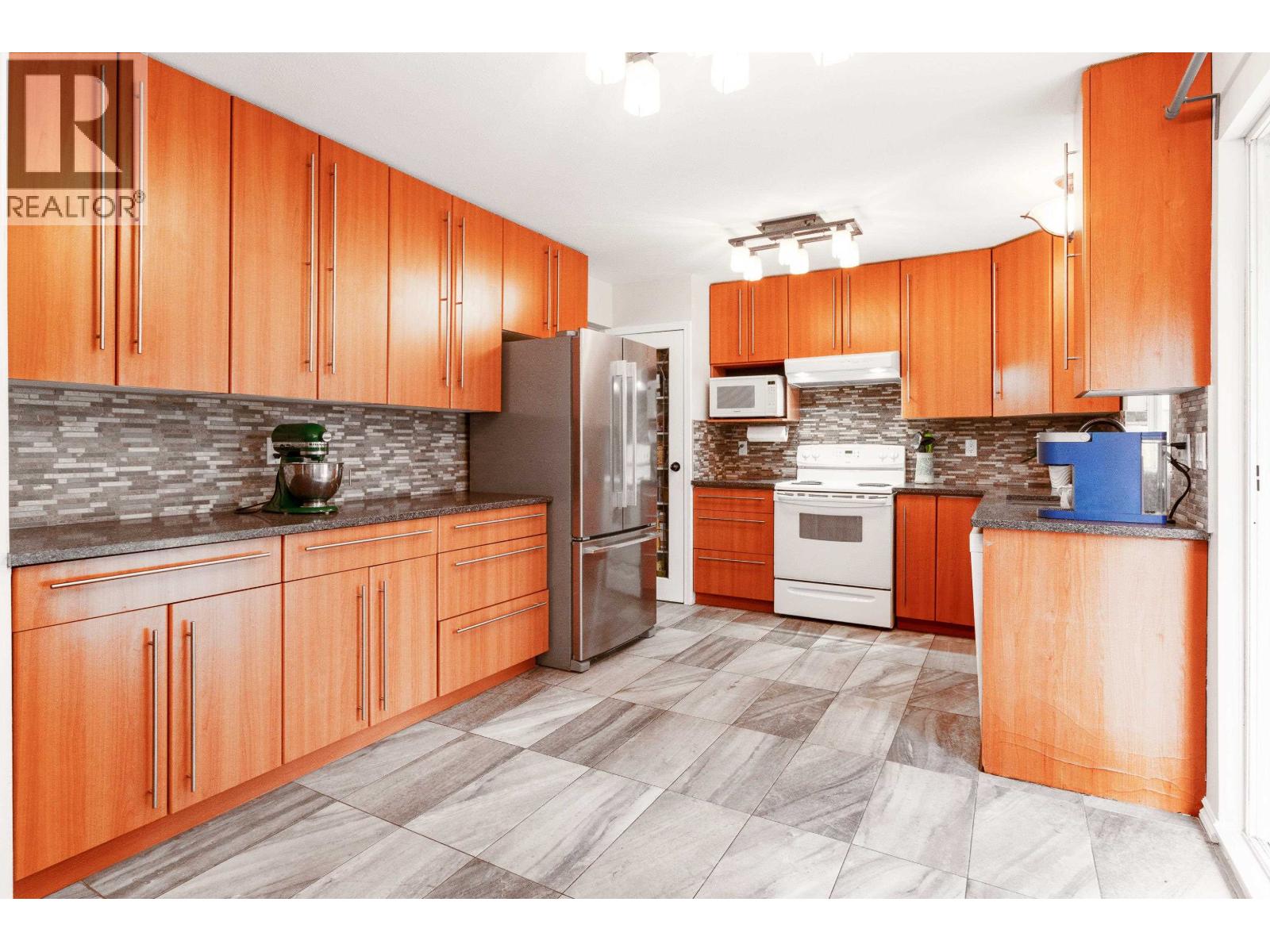 1853 Windermere Avenue, Port Coquitlam, British Columbia  V3B 2K5 - Photo 4 - R3129528