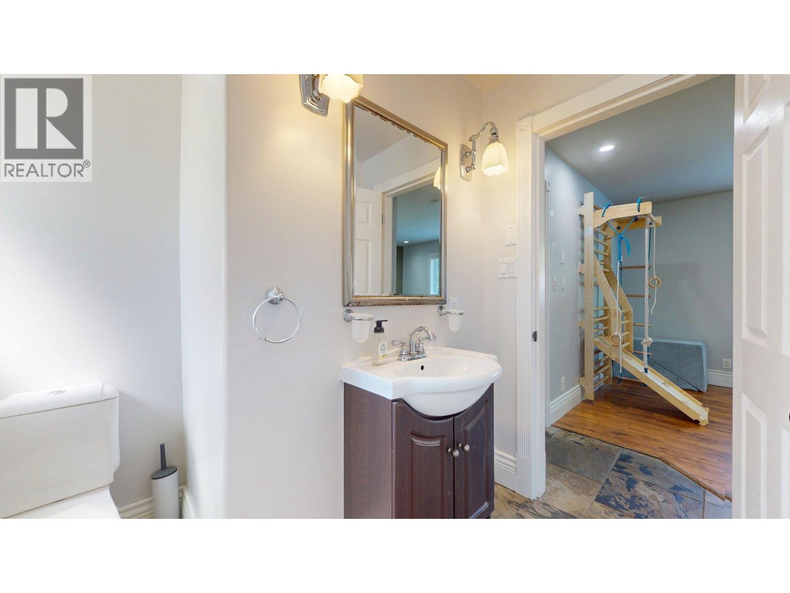 1254 Depot Road, Squamish, British Columbia  V0N 1H0 - Photo 30 - R3129544